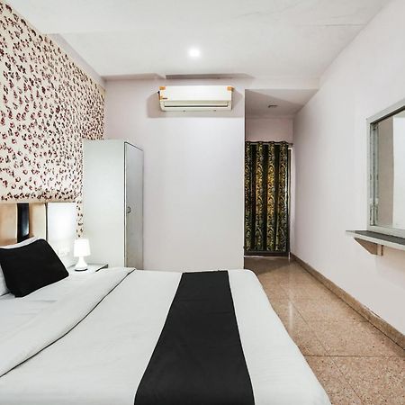 Hotel O Crystal Ahmedabad Eksteriør bilde