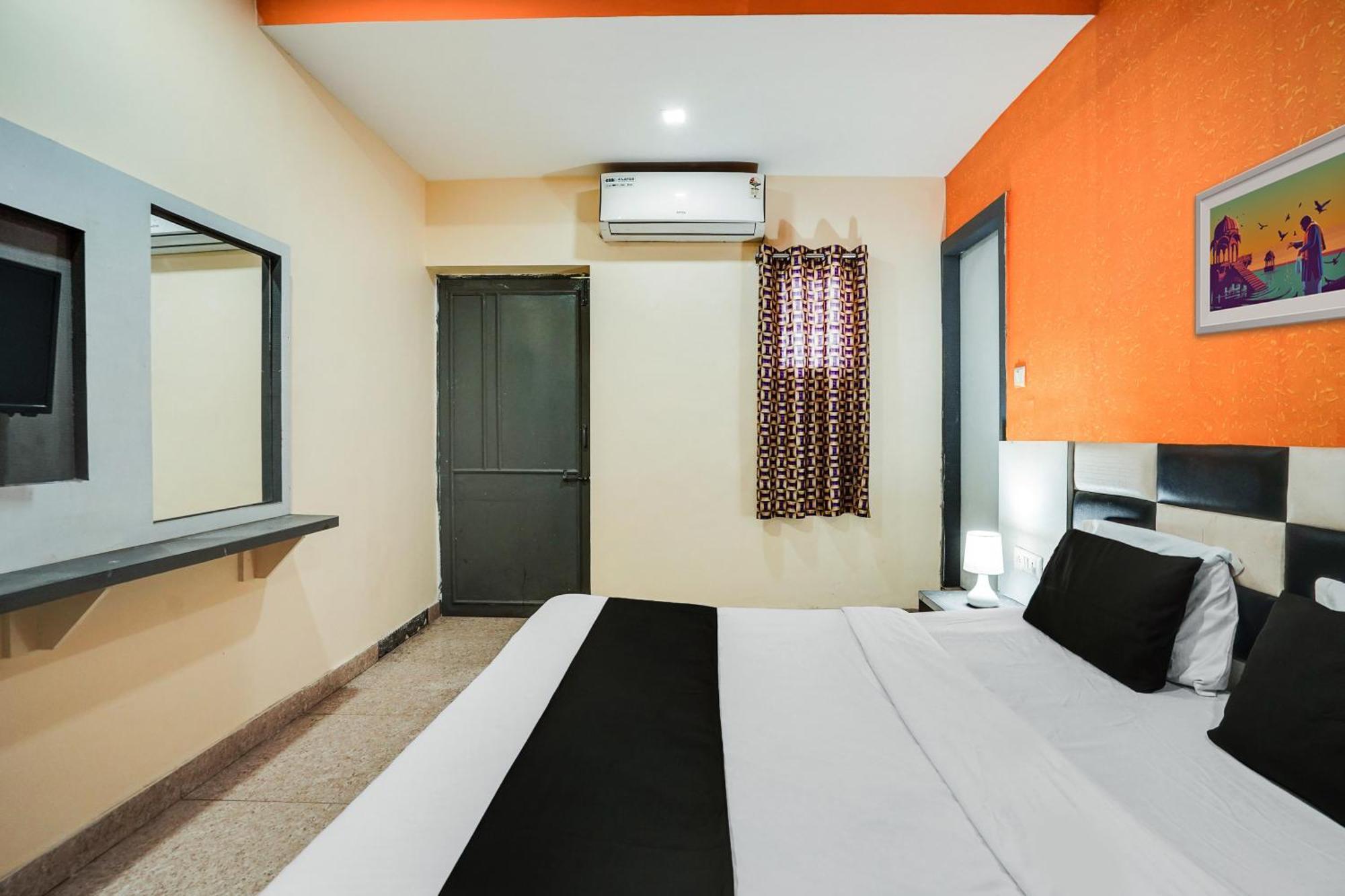Hotel O Crystal Ahmedabad Eksteriør bilde