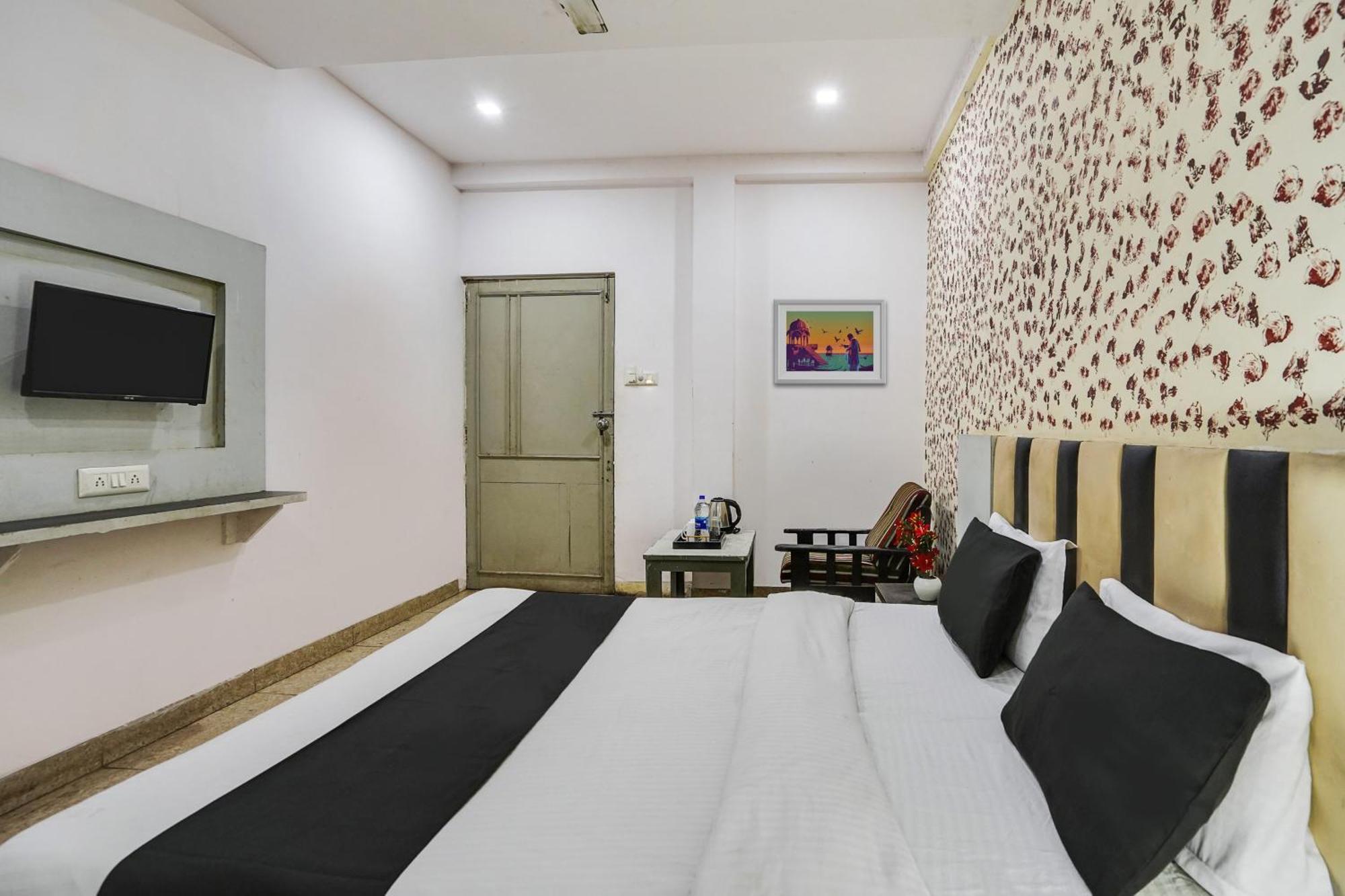 Hotel O Crystal Ahmedabad Eksteriør bilde